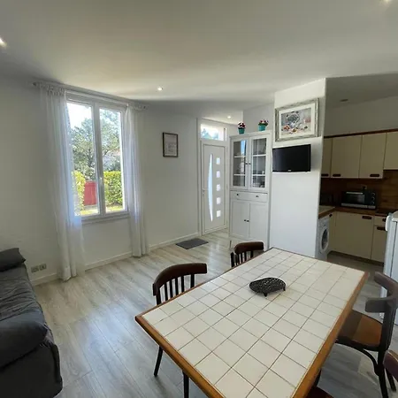 Cosy Avec Terrasse, Jardin Et Parking A 200m De La - Fr-1-413-111 * Capbreton